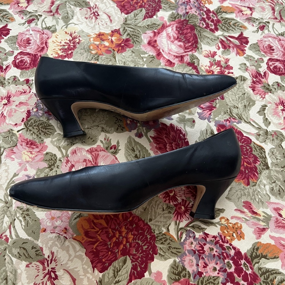 Vintage 90s Y2K Nine West Black Leather Mid Heel Pumps